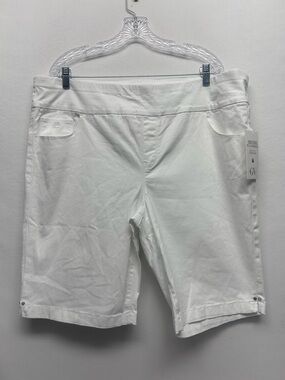 White Women’s Stretch Bermuda Shorts 18W pull on